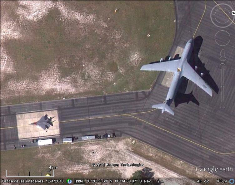 Lockheed C-5 Galaxy y F-15 Eagle en Cabo Cañaveral 1 - Aviones Militares y de Guerra