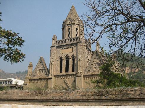 Iglesia de la Virgen de Aranzazu en Ganguy, Shaanxi, China 1