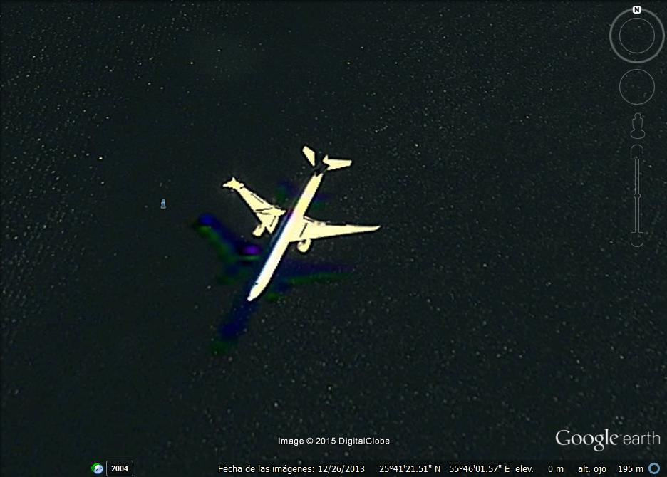 Avión volando muy cerca del agua en Al Jazireh - EAU 0 - Avion aterrizando en Pekin 🗺️ Foro General de Google Earth