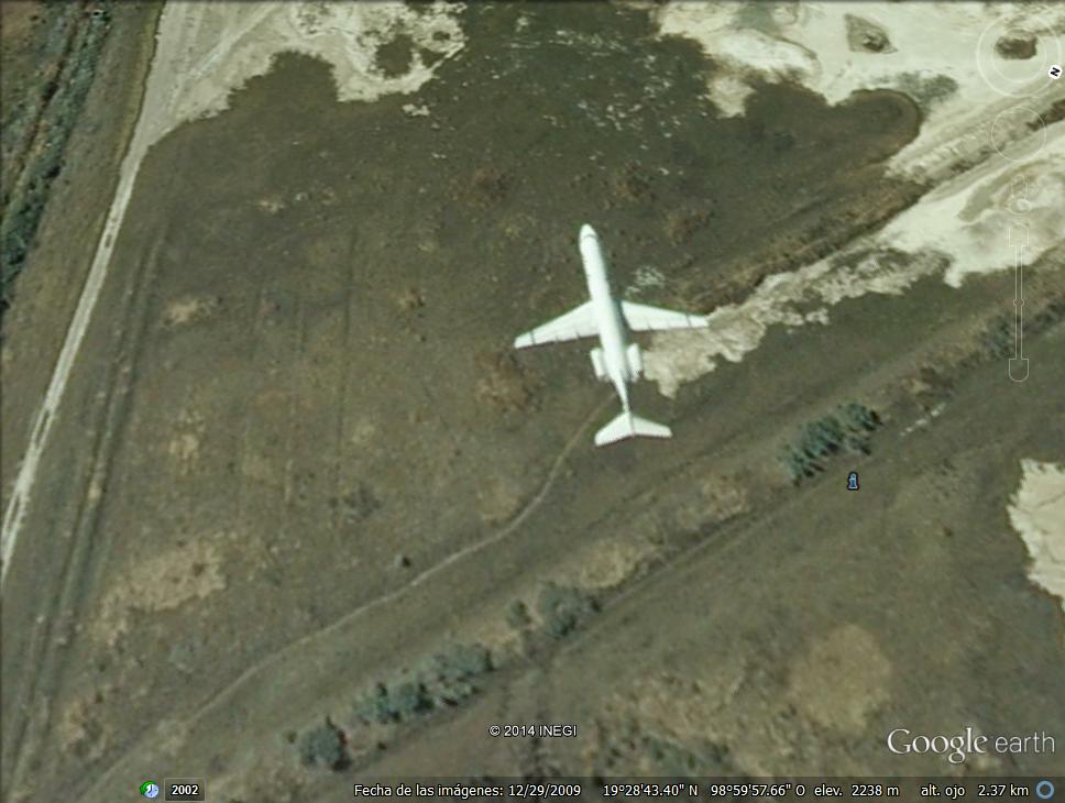 Avion llegando al Aeropuerto Benito Juarez -Mexico 0