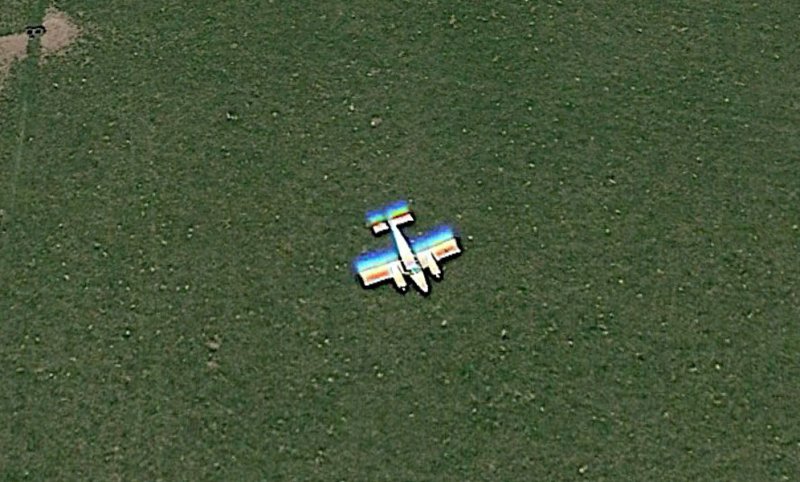 Avioneta cerca de Cork, Irlanda 1 - Avioneta volando sobre California, USA 🗺️ Foro General de Google Earth