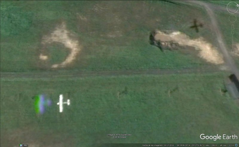 Avioneta cerca de Vilnius, Lituania 1 - Avioneta volando en el oeste de Canada 🗺️ Foro General de Google Earth