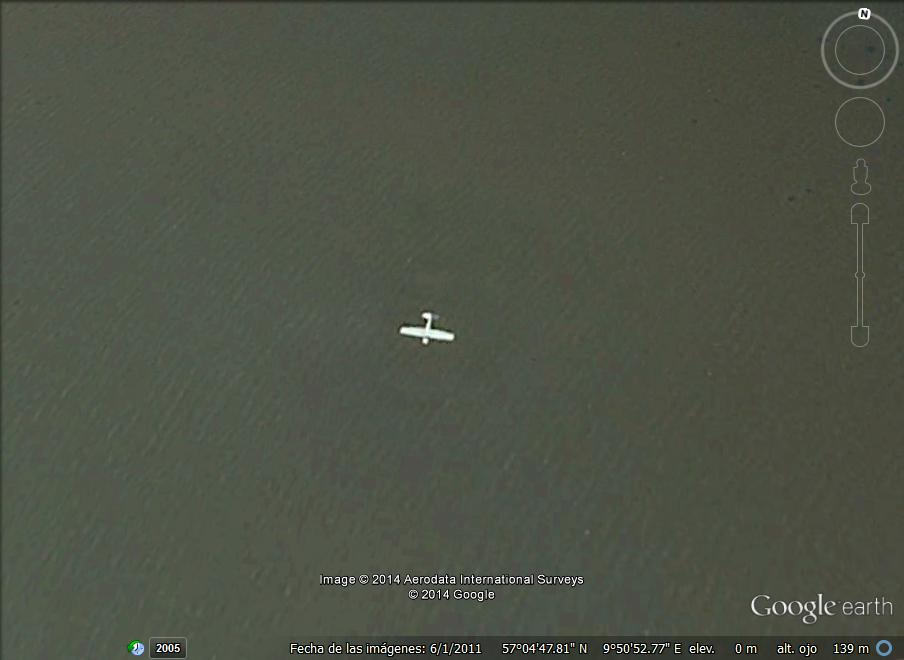 Avioneta volando cerca de Lindholm - Dinamarca 1 - Avioneta Corpus Christi - Texas 🗺️ Foro General de Google Earth