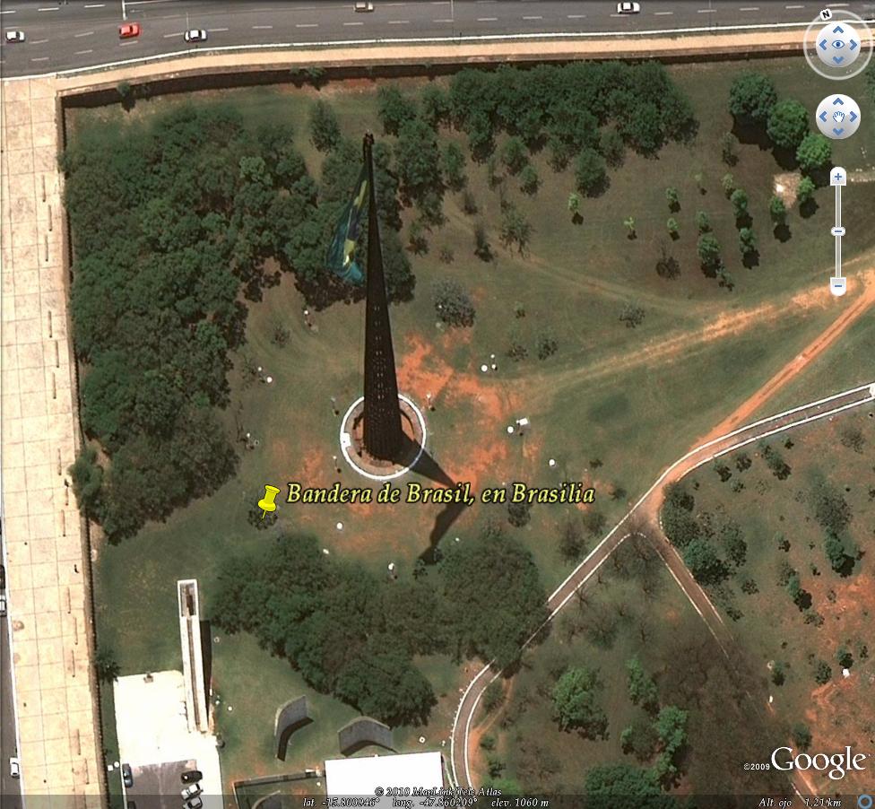Bandera de la plaza de los Tres Poderes en Brasilia, Brasil 1