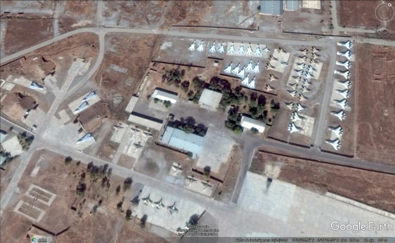 MiG-29 y SU-27 - Karshi-Khanabad, Uzbekistan 1 - Aviones Militares y de Guerra