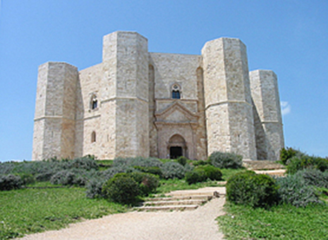 CASTEL DEL MONTE-La magia del número 8 0