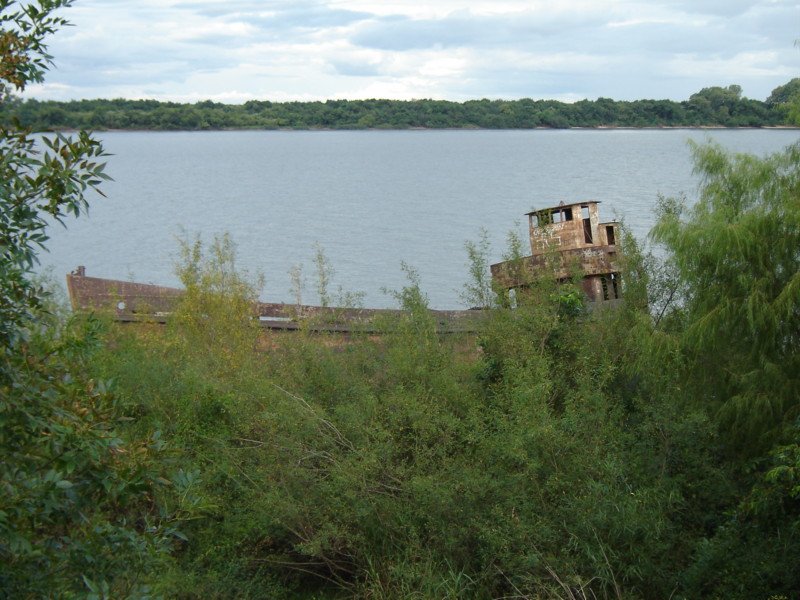 Draga y chata arenera - Colon, Entre Ríos, Argentina 0 - Barcos Hundidos y Naufragios