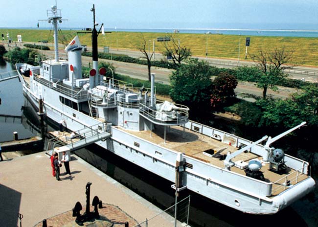 Un barco disfrazado de isla. 1