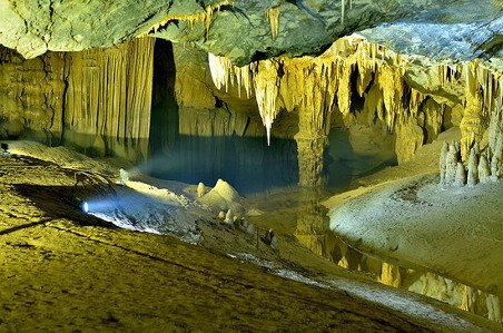 Cueva Paradise, Quang Binh, Vietnam 0