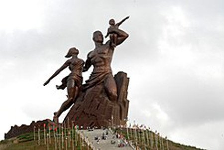 Estatua de Ochosi,  Ouakam, Dakar, Senegal 0