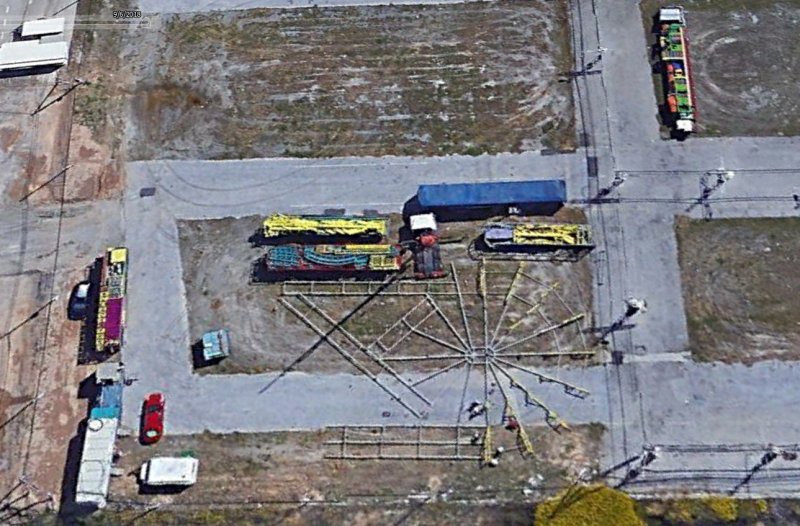 Feriantes montando la Feria del Corpus en Granada 1 - Feria en Tramore Irlanda 🗺️ Foro General de Google Earth