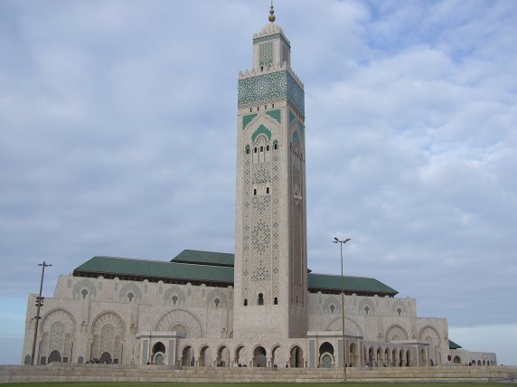 Casablanca. Suntuosa mezquita y humilde morabito. 1