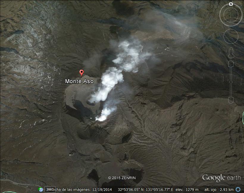 Erupción del Volcán Monte Aso - Japón 1