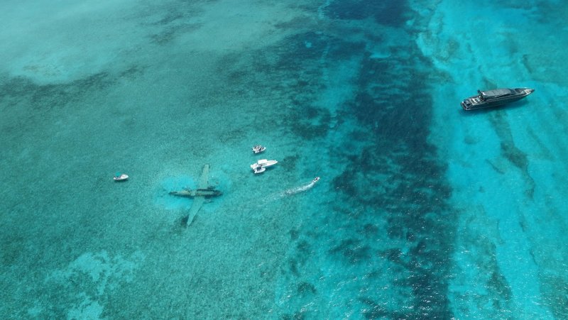 Curtis C-46 Commander en Bahamas 0 - Aviones Militares y de Guerra