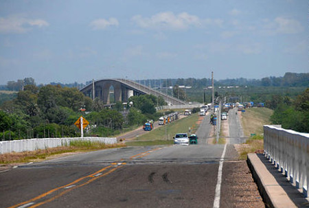 Puente internacional de Colón a Paysandú, Uruguay 1