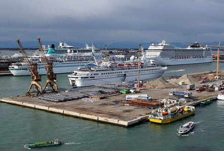 Puerto de Estambul, Estambul, Turkia 🗺️ Foro Europa 1