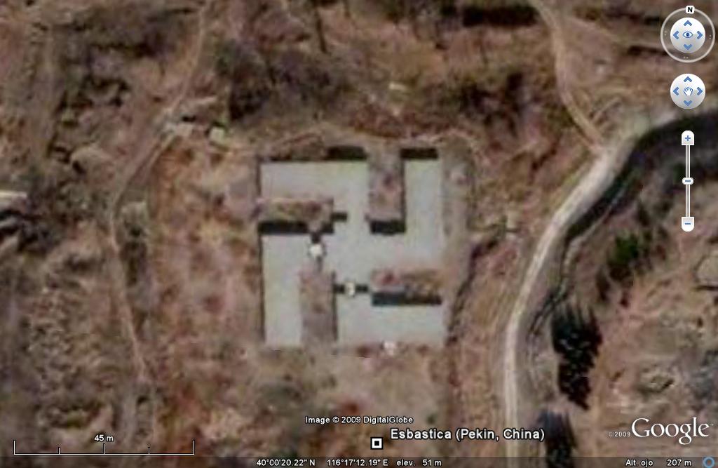 Simbolo Nazi Cazado con Google Earth