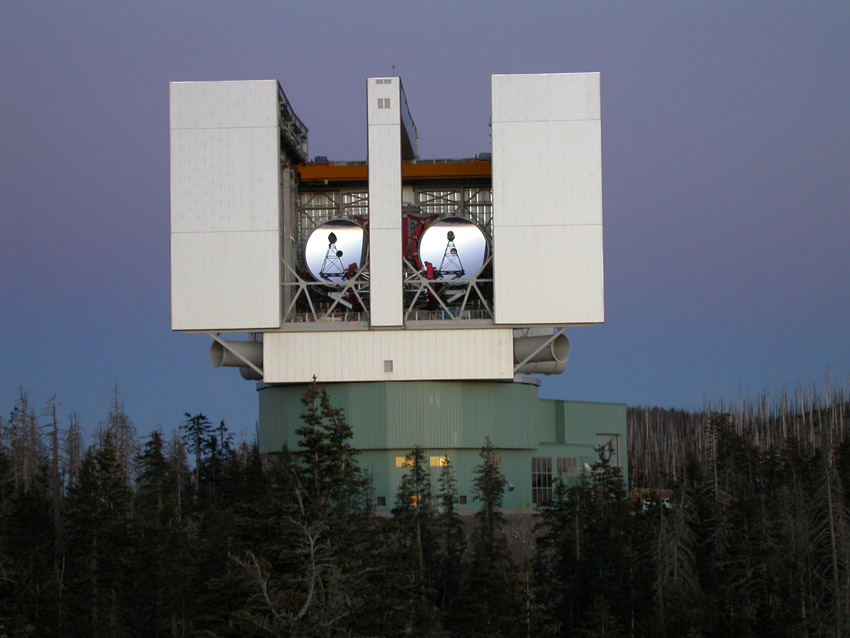 Telescopio binocular de Arizona