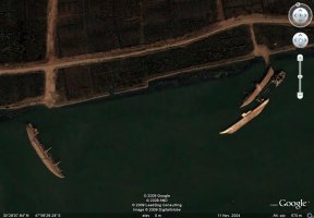 barcos volcados.jpg