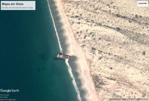 Barco hundido en Magdalena Bay (Baja California)