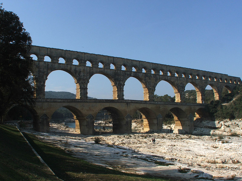 NÎMES-Romana y taurina 0