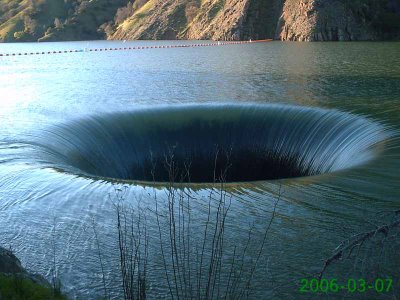 Presa de Monticello Dam, California 0