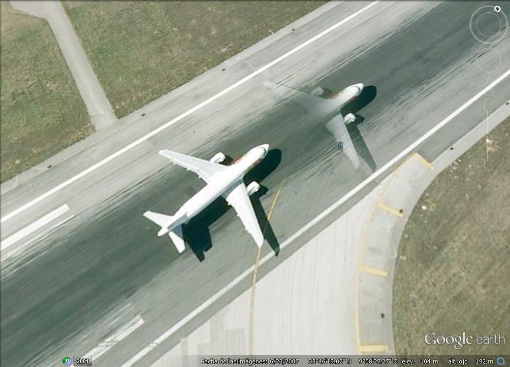 2 aviones de TAP que parece que van a chocar - Lisboa 1 - Sombra sin avión en Heathrow - Londres 🗺️ Foro General de Google Earth