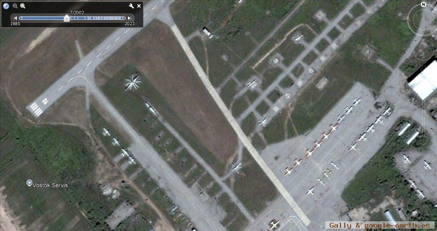 2 MI-26 en Khabarovsk MVL Airport, Rusia 2 - Helicóptero Mil Mi-26 (El helicóptero más grande del mundo)