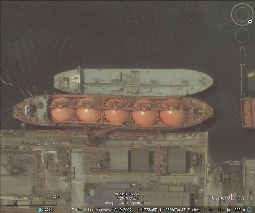 4 barcos de mas de 250 metros en un muelle en Singapur 0 - Superpetroleros y barcos gasistas en Dubai 🗺️ Foro General de Google Earth