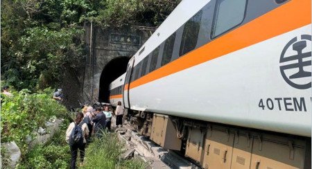 Un accidente de tren en Taiwán deja al menos 51 muertos. 0