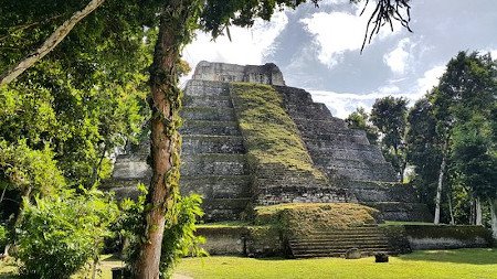 Acropolis Yaxhá, Laguna Yaxha, Guatemala 0