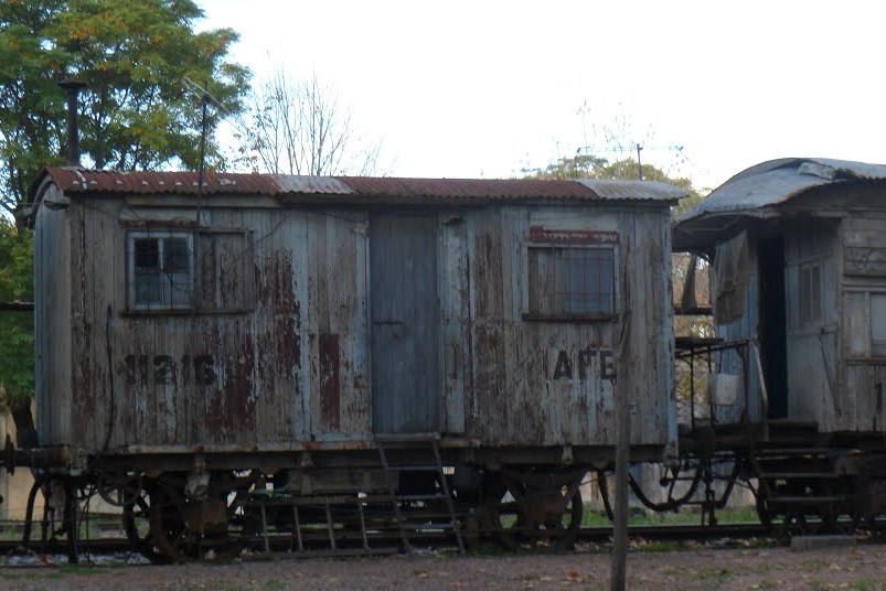 PEDAZO DE TREN / Trenes