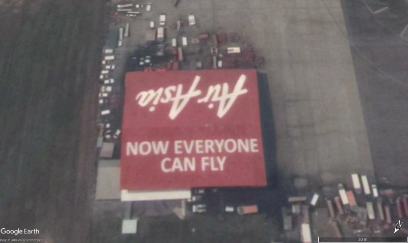 Air Asia - Now everyone can fly 1 - Cartel de Taxi visible desde el espacio 🗺️ Foro General de Google Earth