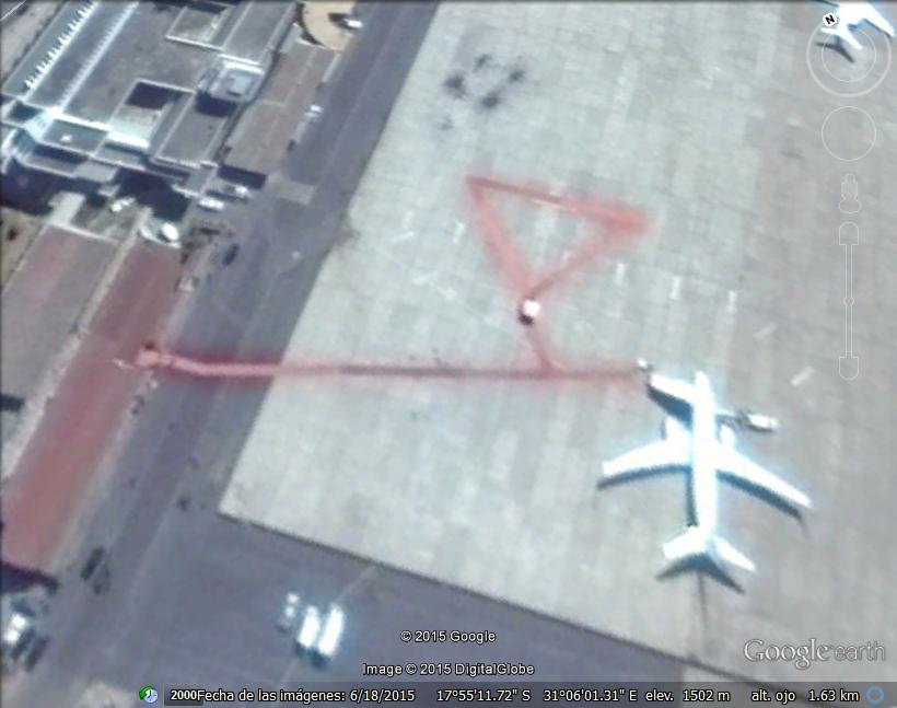 Alfombra roja - Harare - Zimbabwe 1 - Avion fantasma en las pistas del aeropuerto de Chendu -China 🗺️ Foro General de Google Earth