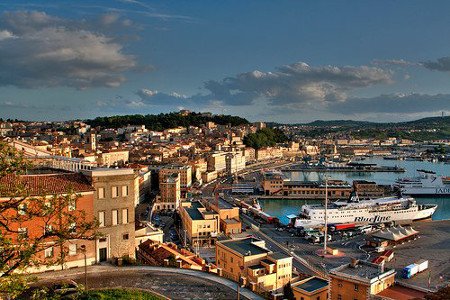 Puerto de Ancona, Italia 1