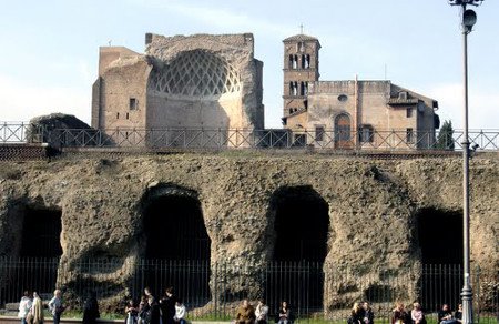 Antiquarium Forense, Piazza Santa Maria Nova, Roma, Italia 🗺️ Foro Europa 1