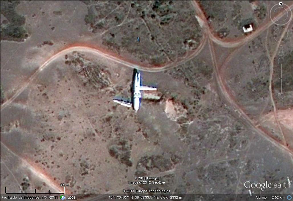 Antonov 12B estrellado en Asmara - Eritrea 1