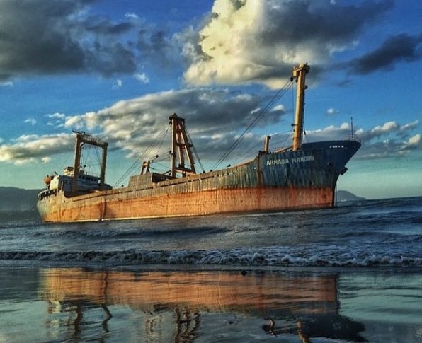 Barco abandonado Armada Mandiri 2 - Ypora II, Río Paraná, Paraguay-Argentina 🗺️ Foro General de Google Earth