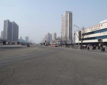 Avenida Kuangbok, Pyongyang, Korea del Norte 0