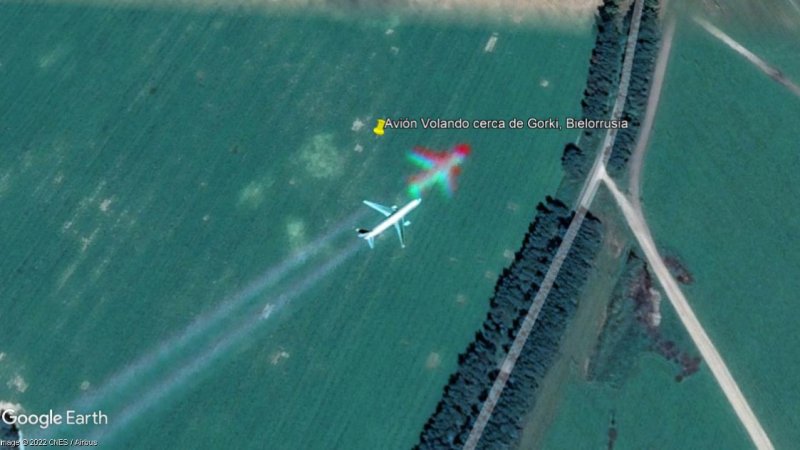 Avión Volando cerca de Gorki, Bielorrusia 1 - No es TOP GUN es TOP EARTH en RUSIA 🗺️ Foro General de Google Earth