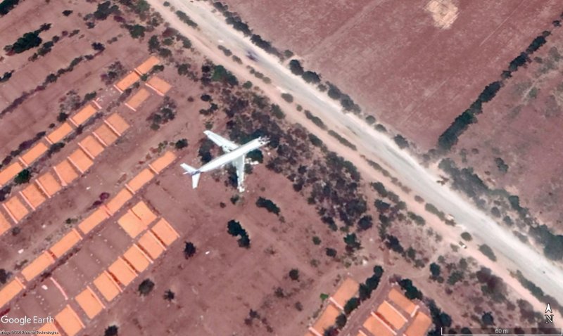 Avión accidentado en Mogadiscio 1 - Antonov 12B estrellado en Asmara - Eritrea 🗺️ Foro General de Google Earth