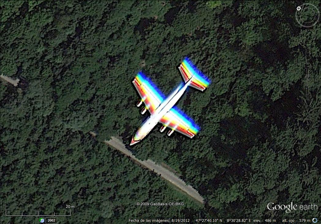 Avion con alas arcoiris -Zurich- Suiza 1 - Avion buscando el aeropuerto Sabiha Gokcen - Estambul 🗺️ Foro General de Google Earth