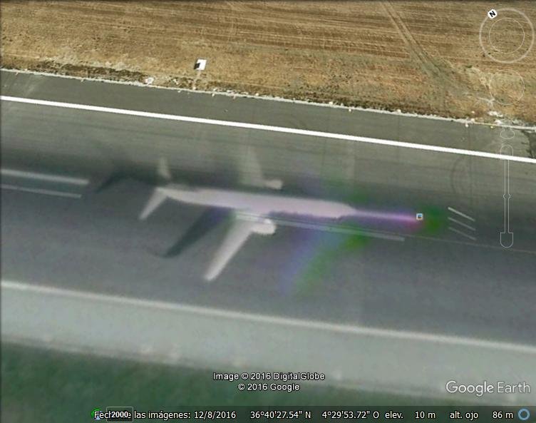 Avión con una sola ala en Malaga 1 - Sombra sin avión en Heathrow - Londres 🗺️ Foro General de Google Earth