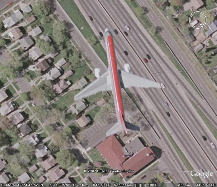 AVION ENCIMA DE AUTOPISTA - AVIONES VOLANDO 🗺️ Foro General de Google Earth