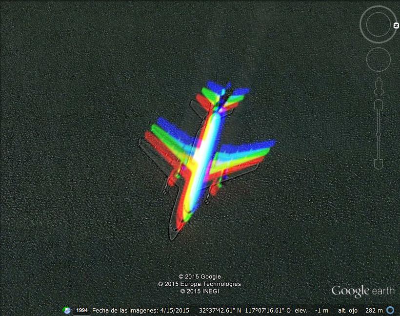 Avion Fantasma en la Bahia de San Diego 1 - Avion volando efecto colores 🗺️ Foro General de Google Earth