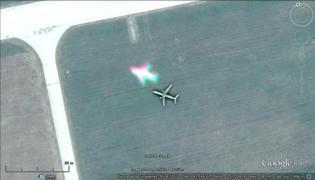 Avion Veliko Tarnovo - Bulgaria 1 - Avion volando sobre bunkeres en Karachi - Pakistan 🗺️ Foro General de Google Earth