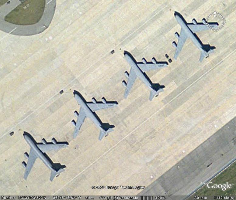 AVIONES EN AEROPUERTO MILITAR