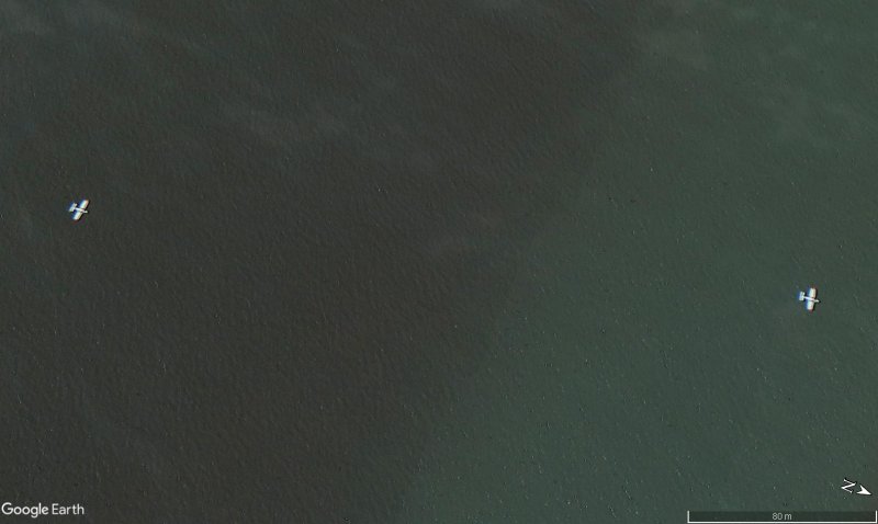 Avioneta duplicada sobrevolando el Thamesis 1 - Avioneta despegando de Palo Alto, California 🗺️ Foro General de Google Earth