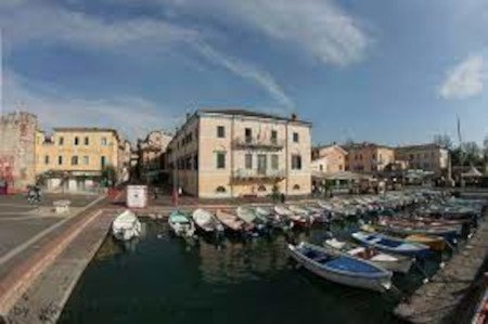 Bardolino, Vérona, Italia 🗺️ Foro Europa 0