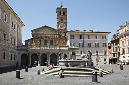 Basílica de Santa María en Trastevere, Roma, Italia 0